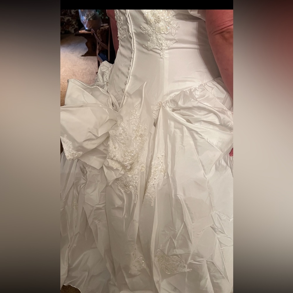 Vintage wedding gown early 1990’s